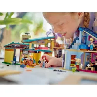 Конструктор LEGO Friends Родинні будинки Оллі й Пейслі 1126 деталей (42620) - 10