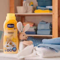Кондиціонер для білизни Chicco Sensitive Tender Touch Дитячий пом'якшувач 750 мл (8058664122332) - 3
