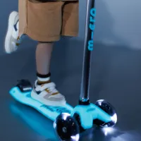 Самокат Micro серії Maxi Deluxe Glow LED" Синій кришталь" (MMD366) - Изображение 11